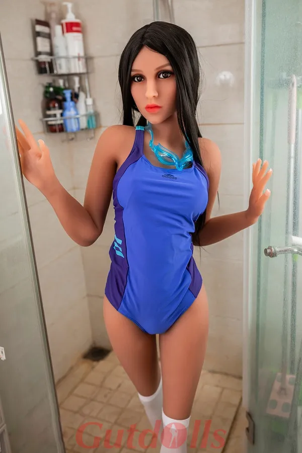 151cm Tanned cleaning a DL doll